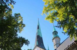 Tallinn Olaviste Kilisesi Olaviste Kilisesi'nin tarihi ve efsanesi Tallinn Spire Horozları